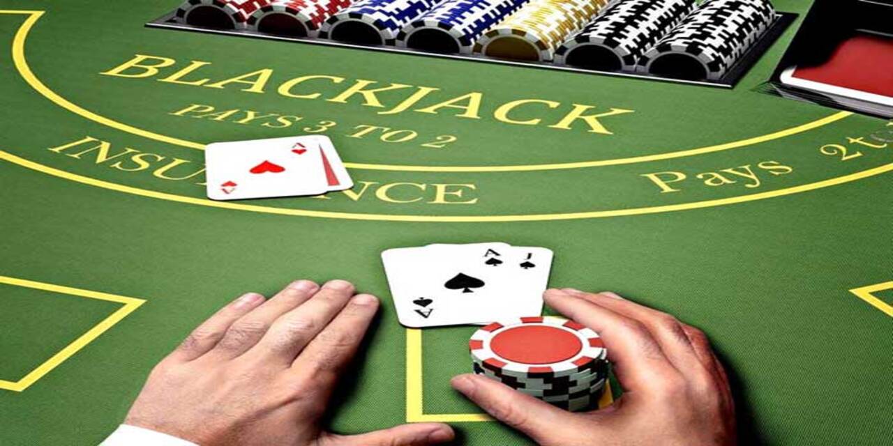 Quels sont les stratégies avancées pour le jeu en équipe au blackjack en ligne?